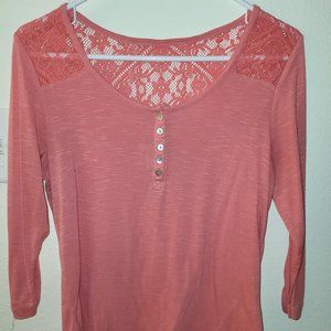 Pink half sleeve t-shirt- size M/L